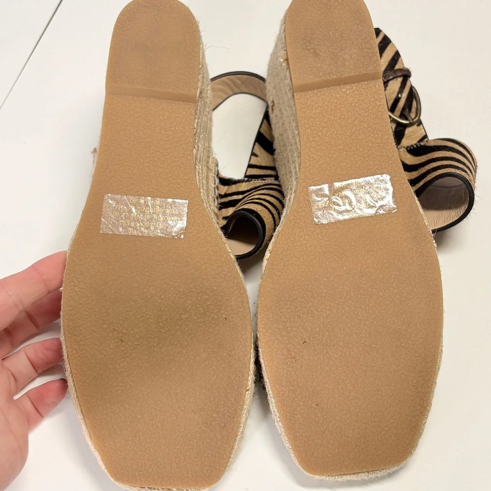 Banana Republic brand banana